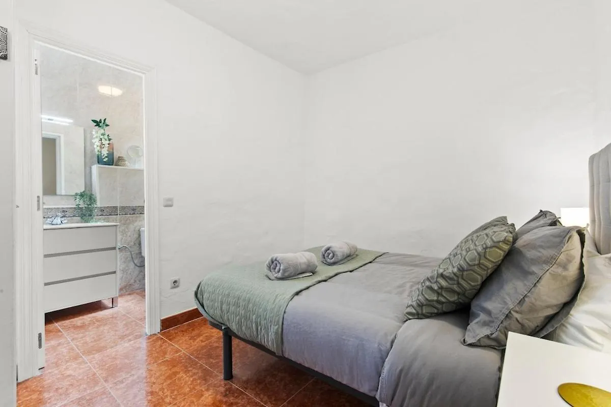 Andalucian House With Rooftop Terrace In The Heart Of フリヒリアナ スペイン