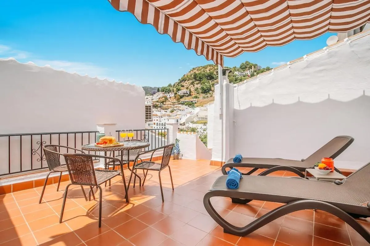 Andalucian House With Rooftop Terrace In The Heart Of フリヒリアナ