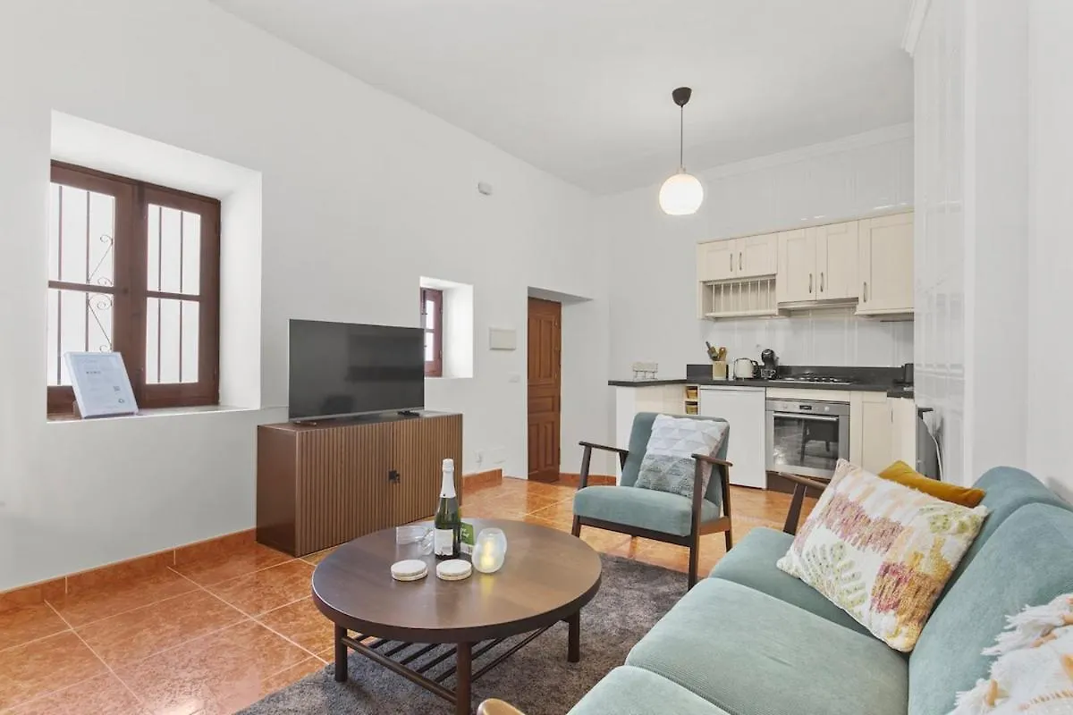 Andalucian House With Rooftop Terrace In The Heart Of フリヒリアナ 別荘