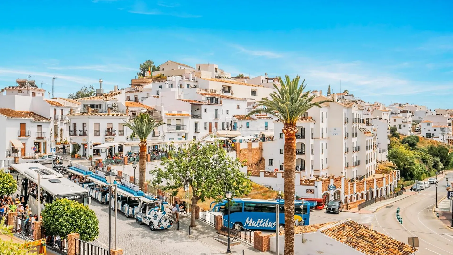 Andalucian House With Rooftop Terrace In The Heart Of فريجيليانا